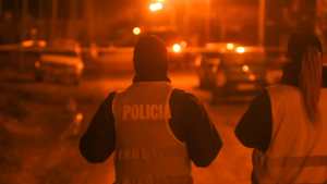 Buscan al sospechoso del asesinato de una mujer, en Roca