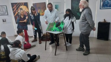 Artistas de la Comarca recorren las diferentes establecimientos escolares. 