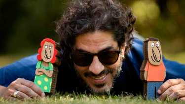 "Me fui quedando con "Mabel" y "Rubén" porque sonaban musicalmente más lindos. Son los nombres de mi infancia, los que estaban en la calle cuando yo era pibe. Las madres de mis amigos se llamaban Mabel. Los padres, Rubén", sostiene Tute.