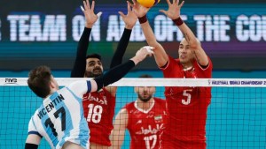 Argentina estuvo cerca del triunfo, pero cayó con Irán en el debut del Mundial de vóley