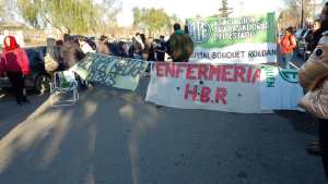 Trabajadores del hospital Bouquet Roldán denuncian que la conducción de enfermería fue amenazada
