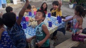 Merendero de la zona noreste de Roca pide donaciones para festejar el Día de las Infancias