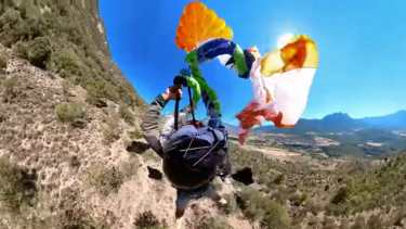 El parapentista Kevin Philipp, compartió el accidentado salto en su canal de YouTube. Foto: Captura video