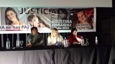 Silvana estuvo acompañada por referentes de la Asamblea Ni Una Menos. Foto: Gentileza. 