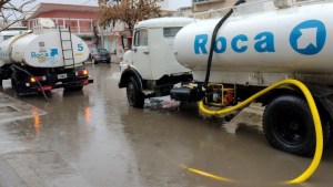 Nueve familias asistidas y calles anegadas: lo que dejaron dos días de lluvia en Roca