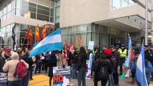 La multisectorial No a la Base Yanki repudió la presencia del embajador de Estados Unidos en Neuquén