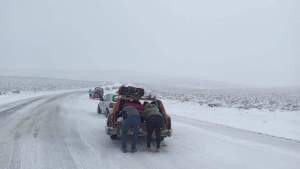 Rutas intransitables en Neuquén por acumulación de nieve
