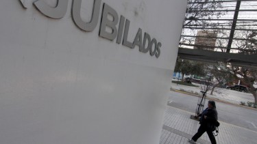 El BPN abrió una sucursal donde sólo se atiende a los jubilados provinciales y nacionales. Foto Oscar Livera.