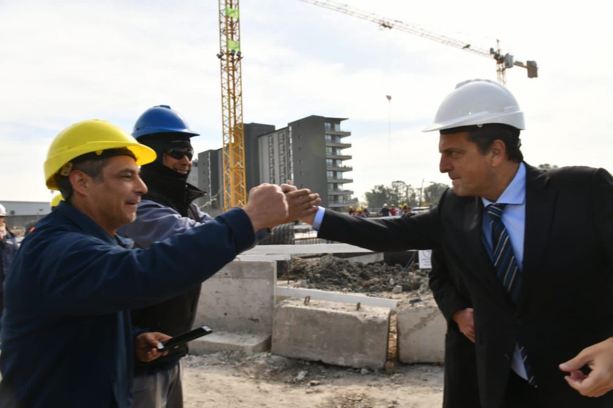 Sergio Massa destacó que son 430 mil los trabajadores registrados en el área de la construcción. Foto: gentileza.-