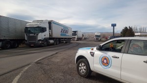 El paso fronterizo Pino Hachado habilitado y con aumento en la circulación de camiones