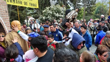 Miles de fieles concurren a Chimpay para la histórica Peregrinación al Santuario del beato Ceferino Namuncurá. Archivo.