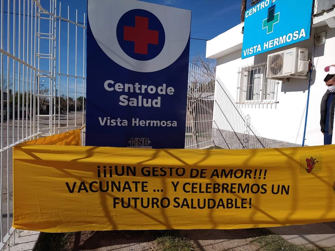 Se movilizaron para pedir la reapertura de un centro de Salud en Centenario. Foto: Gentileza Facebook Centro de Salud Vista Hermosa