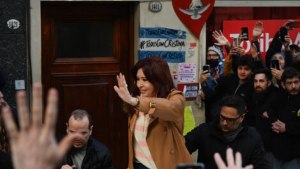 Tras el regreso de Cristina Kirchner a su departamento de Recoleta volvió Infantería al barrio