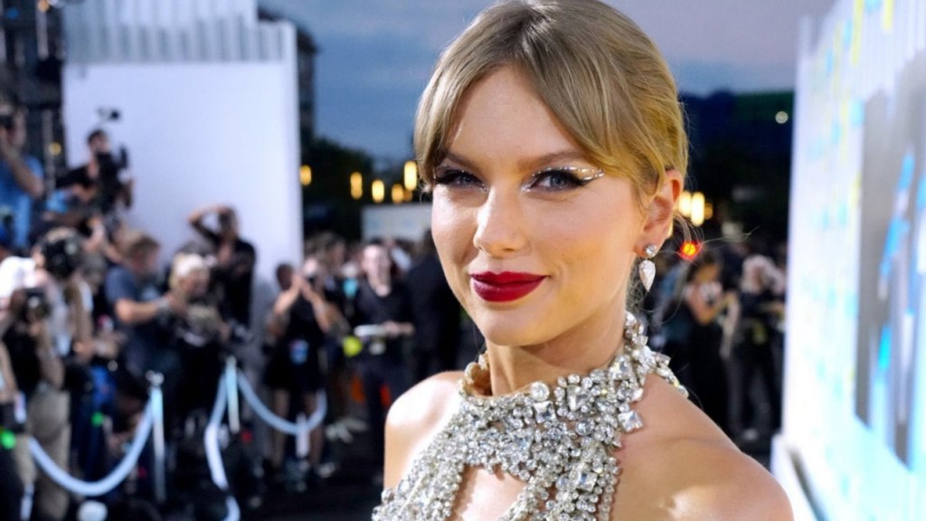 Taylor Swift  enloqueció a sus fanáticos al anunciar un nuevo álbum. Foto: NA