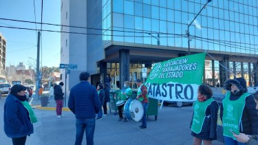 Trabajadores de Rentas nucleados en ATE realizan un paro por tiempo indeterminado en Neuquén. Foto: (Archivo) prensa ATE