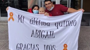 La lucha de la pequeña Abigail contra el cáncer y un festejo que emocionó en las calles de Roca