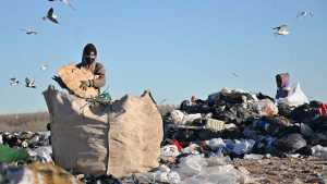 Un «ángel» salvador: es de Roca y puso 20 mil pesos de su bolsillo para ayudar a un cartonero