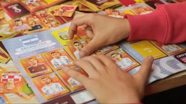 Los fanáticos podrán completar el álbum de Qatar 2022 en Fernández Oro