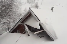Una avalancha provocó daños parciales en un refugio en el cerro Bayo