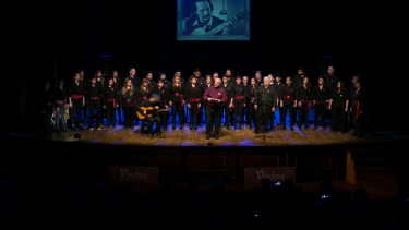 La Coral de Río Negro también fue parte del homenaje. Foto: gentileza.