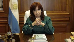 Cristina Kirchner: «Estoy ante un pelotón de fusilamiento mediático-judicial»
