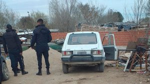 Dispararon desde un auto, la policía los persiguió y detuvo en Roca