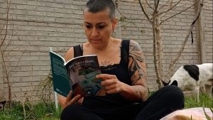 Ely Navarro se desmarca del teatro (por ahora) para incursionar en la narrativa con su primera novela