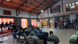 Estudiantes de Junín de los Andes reclamaron soluciones con una nota al intendente