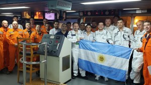 El buque regasificador de Bahía Blanca se marchó a Europa