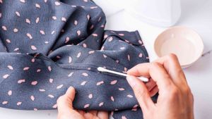 Cómo eliminar las manchas de lavandina de la ropa