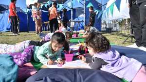 Así se vive la previa del Día de las Infancias en el parque Jaime de Nevares de Neuquén