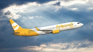 Alerta en Flybondi: cancelan y reprograman vuelos por no poder hacer pagos al exterior
