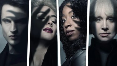 Mitología, fantasía oscura, literatura clásica y religiosa se entrelazan en este relato. 