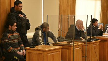 El imputado Gustavo Carrillo Cisternas (a la izquierda) admitió haber sido el autor del crimen. (foto Alfredo Leiva)