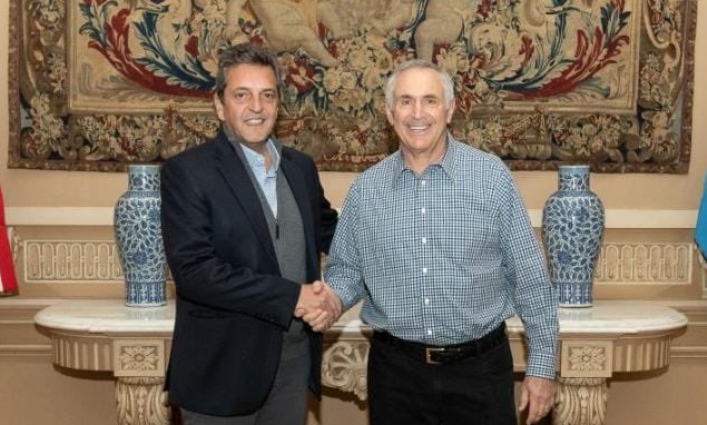 Marc Stanley, embajador de Estados Unidos, recibió en  su residencia al ministro Sergio Massa. 