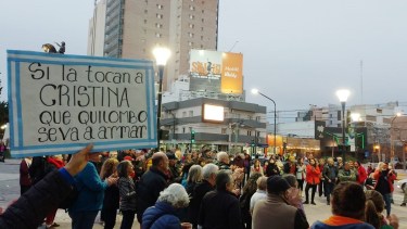Se reunieron en el centro de Neuquén para apoyar a Cristina Fernández de Kirchner