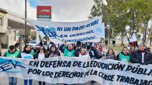 Conflicto docente: comenzó en Viedma una masiva marcha de Unter