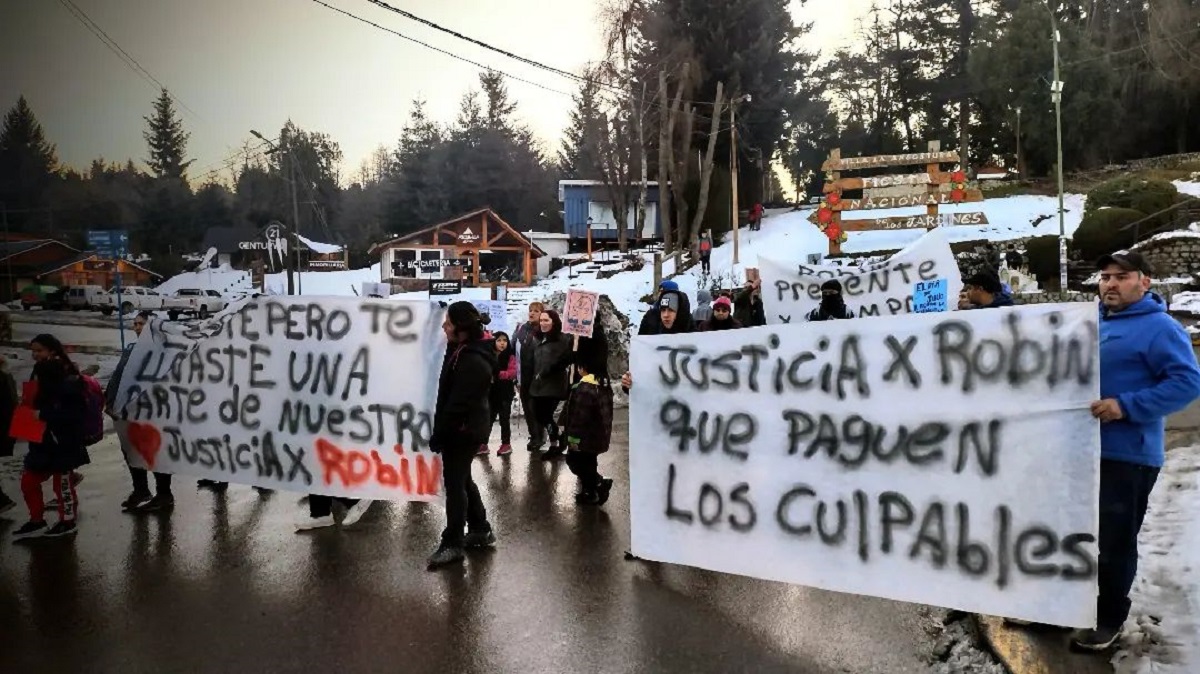 El viernes pasado hubo otra marcha para exigir justicia por Robinson en La Angostura. (Gentileza)