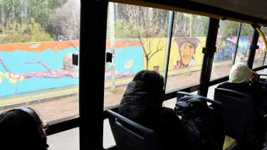 Una galeria de arte en movimiento.  Las paredes del cementerio del Progreso ya son dignas de ser contempladas. (FOTOS: Matías Subat)