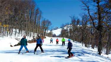 En el cerro Perito Moreno podés esquiar hasta la base. 
