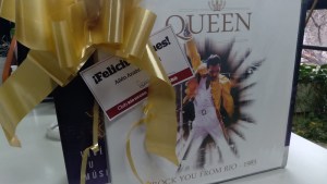 Ailén fue la ganadora del tocadiscos que sorteó Club RÍO NEGRO por el Día del Amigo