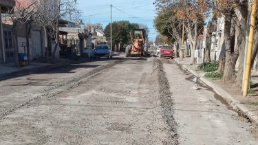 Anuncian tareas de mantenimiento en calles de ripio de barrios de Regina