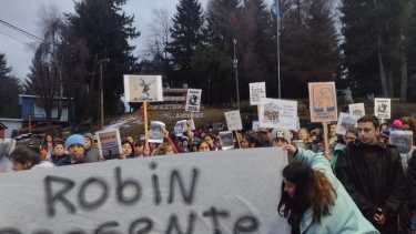 Una de las marchas para pedir justicia por Robinson en La Angostura. (Gentileza Daniel Osovnikar)