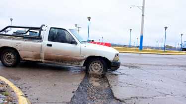 Dos días de lluvia y Roca quedó con las calles detonadas