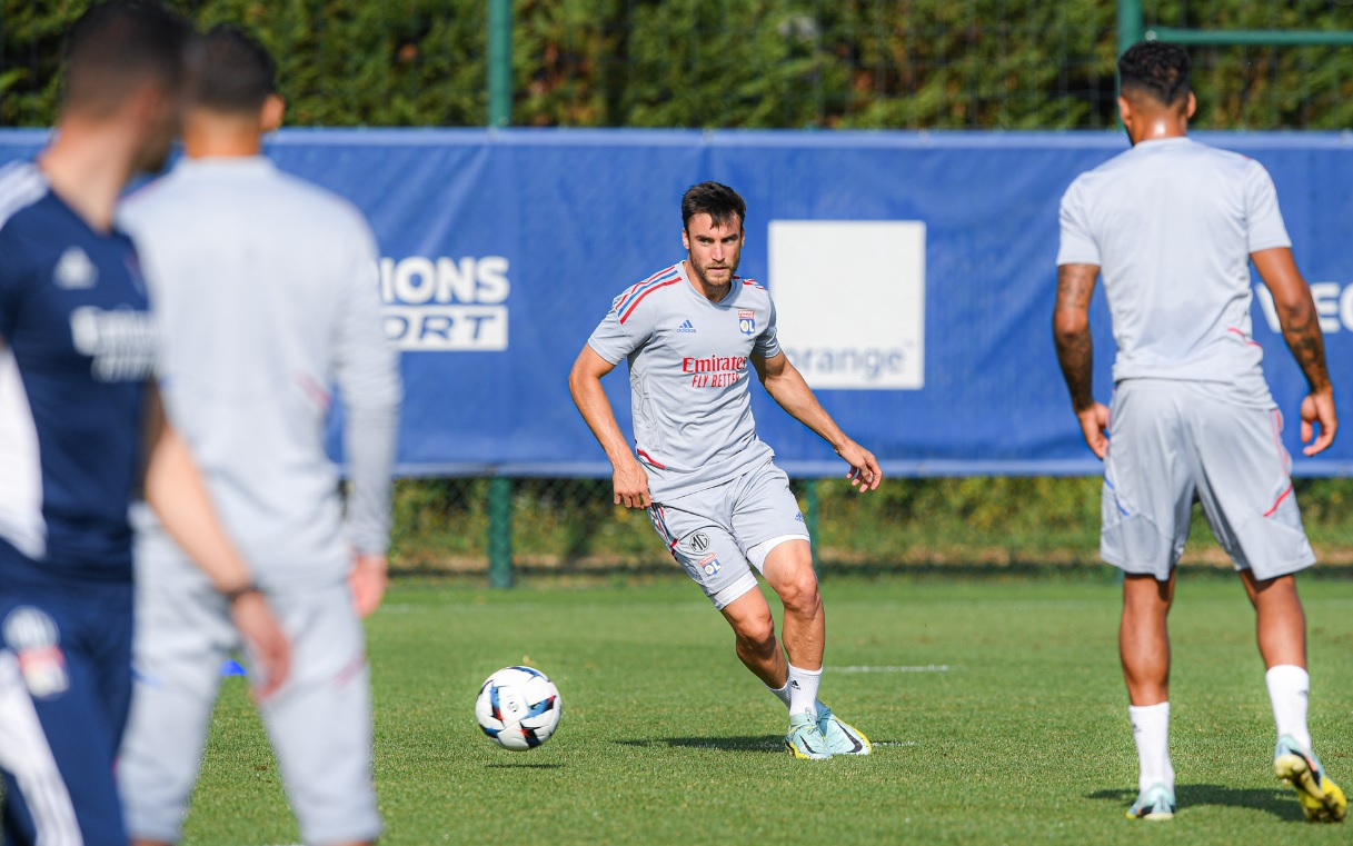 Nicolás Tagliafico entrenando en Olympique de Lyon, su nuevo club. 