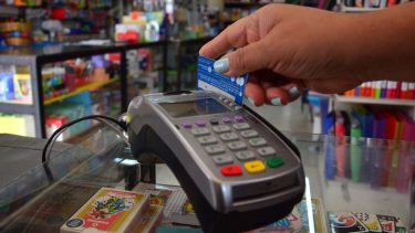 Alerta tarjetas: aumenta el costo de refinanciar deudas