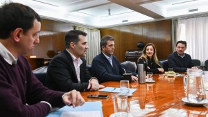 Traspaso: Sergio Massa recibió a la nueva secretaria de Energía, Flavia Royón, y a Darío Martínez