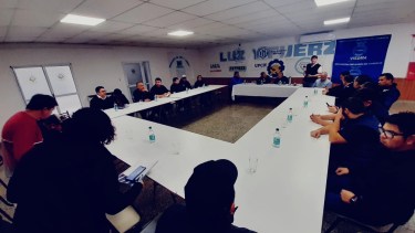 La reunión de los gremios para ratificar y normalizar la CGT Atlántica. Foto: Gentileza.