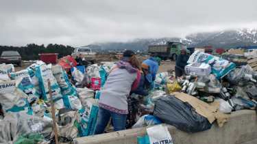 La ARB en busca de vidrio para enviar a Mendoza. Foto: gentileza