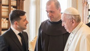 El papa Francisco habló con Volodímir Zelenski sobre la guerra en Ucrania
